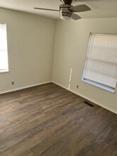 135 Orchard Dr in Chickasha, OK - Building Photo - Building Photo