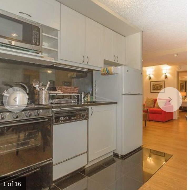 150 W 51st St in New York, NY - Building Photo