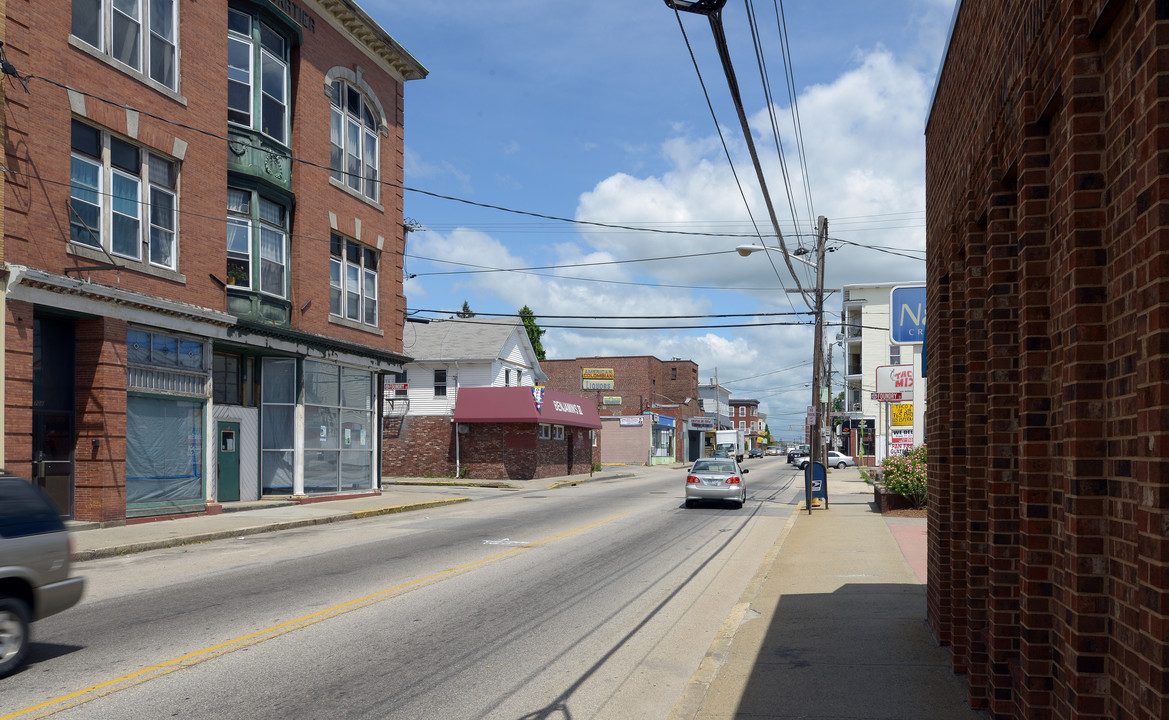 840-850 Broad St in Central Falls, RI - Building Photo