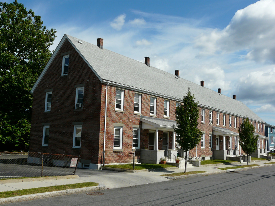 56 West St in Newton, MA - Building Photo