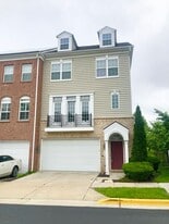 8106 Sport View Rd in Summerfield, MD - Building Photo