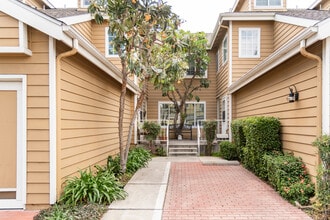6638 Clybourn Ave, Unit 41 in North Hollywood, CA - Foto de edificio - Building Photo