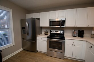 1477 N Donahue Dr in Auburn, AL - Building Photo - Building Photo