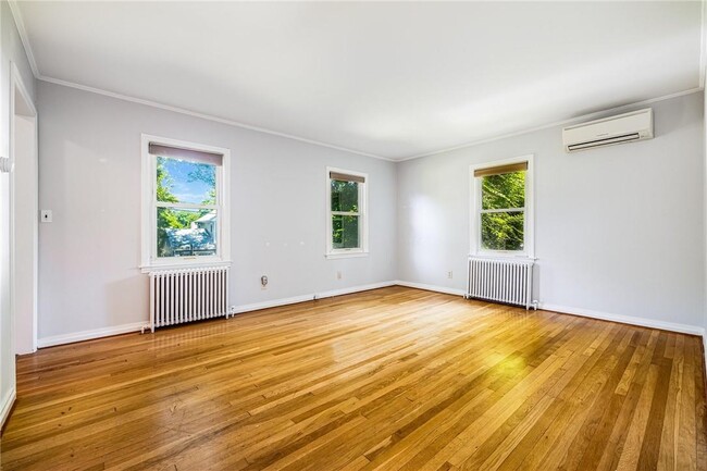 property at 11 Hillside Pl