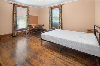 104 Lake Ave in Ithaca, NY - Building Photo - Building Photo