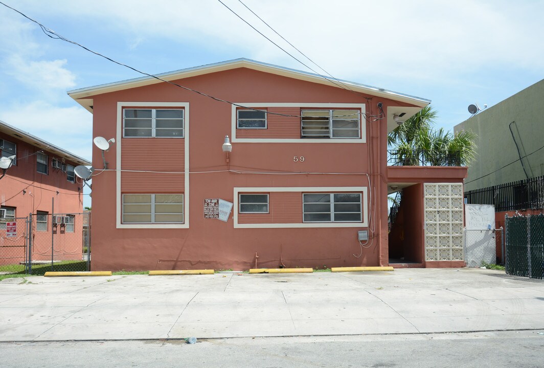 59 NW 17th Ct in Miami, FL - Building Photo