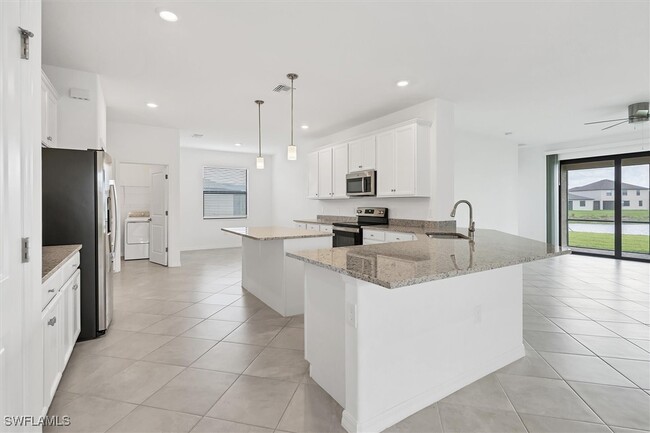 3350 Antilla Ct in Ft. Myers, FL - Building Photo - Building Photo