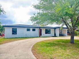 2125 Camellia Ave in McAllen, TX - Building Photo