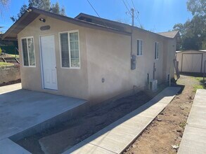 23963 Lodge Dr in Canyon Lake, CA - Foto de edificio - Building Photo