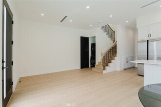 6329 Ranchito Ave in Los Angeles, CA - Building Photo - Building Photo