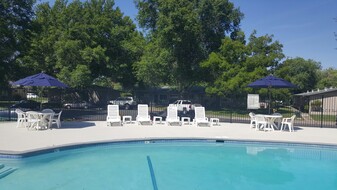 Parkwood Square Apartments