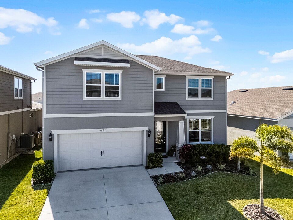 7649 Ragusa Wy in Clermont, FL - Building Photo