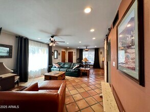 37801 N Cave Creek Rd in Cave Creek, AZ - Building Photo - Building Photo
