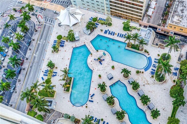 244 Biscayne Blvd, Unit 2002 in Miami, FL - Building Photo - Building Photo