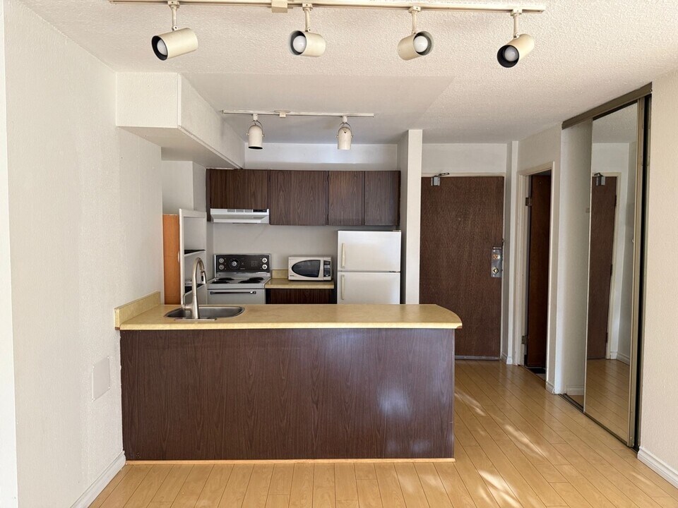 950 Drake St in Vancouver, BC - Building Photo