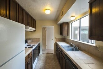 5301 Calle Serena Northwest in Albuquerque, NM - Foto de edificio - Building Photo
