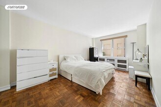 201 E 37th St in New York, NY - Foto de edificio - Building Photo