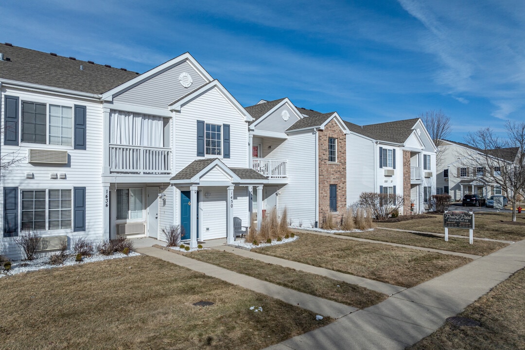 Prairie Point in Aurora, IL - Building Photo