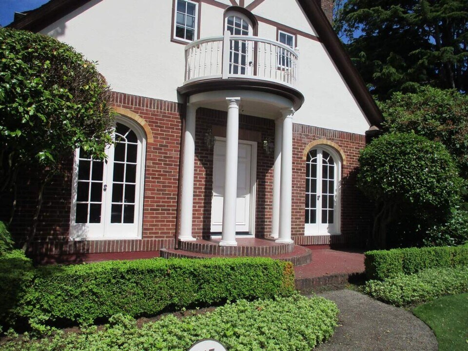 415 N 10th St in Tacoma, WA - Building Photo