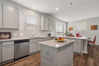 2576 Westslope Dr in Shenandoah, TX - Building Photo - Building Photo