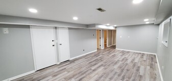 6953 S Pulaski Rd, Unit Basement in Chicago, IL - Foto de edificio - Building Photo