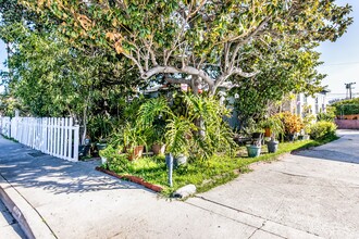 350-354 S Vancouver Ave in East Los Angeles, CA - Building Photo - Building Photo