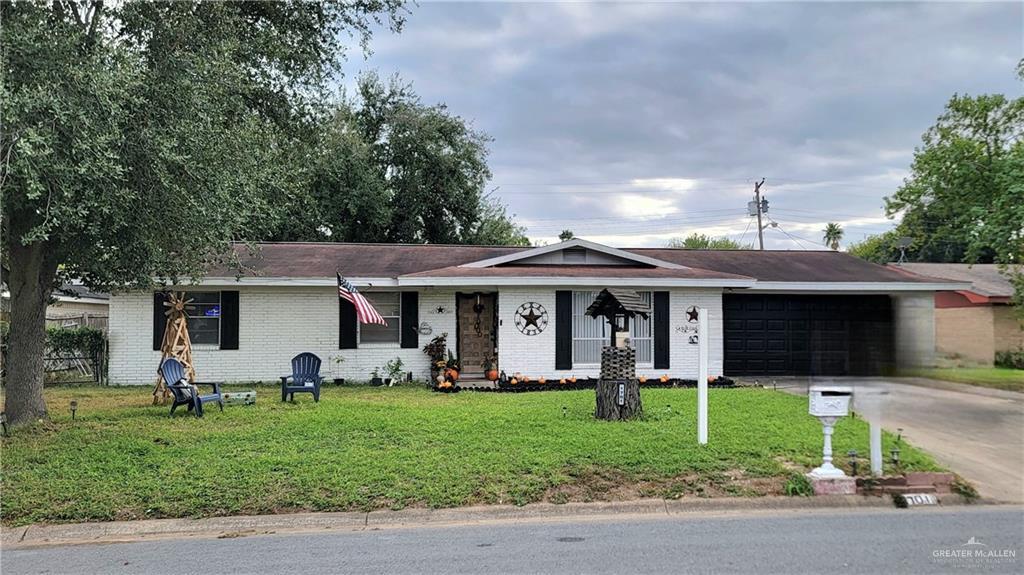 1701 Primrose Ave in McAllen, TX - Building Photo