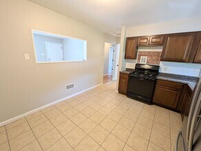 1451 Widefields Ln in St. Louis, MO - Building Photo - Building Photo