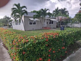 5815 Garden Ave in West Palm Beach, FL - Building Photo