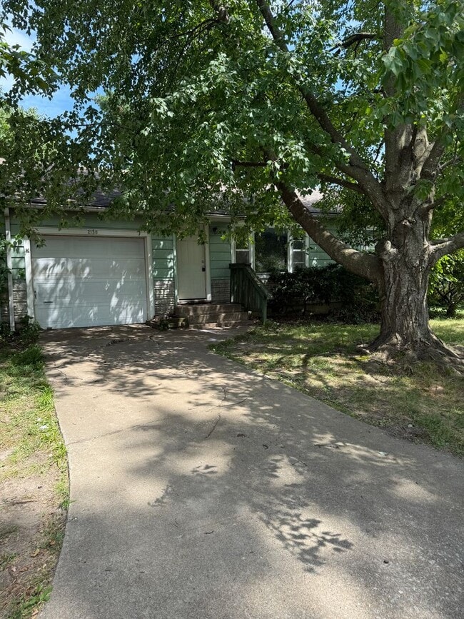 property at 2138 N Pickwick Ave