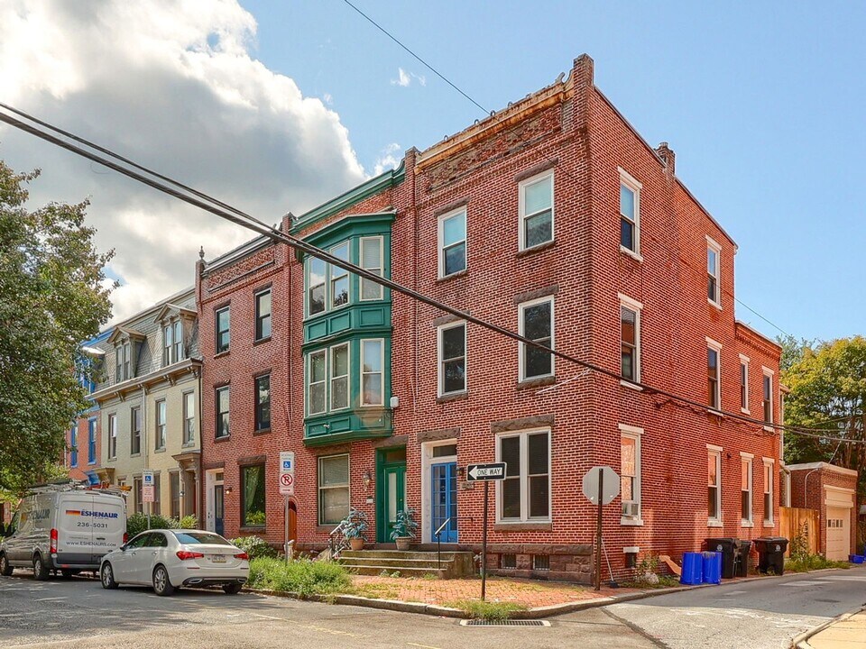1120 Green St-Unit -Unit 1 in Harrisburg, PA - Building Photo
