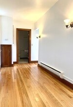 Sir Lancelot Apartments in Seattle, WA - Building Photo - Interior Photo