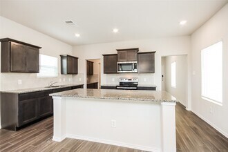 15304 Estrella Rd E in Houston, TX - Building Photo - Building Photo