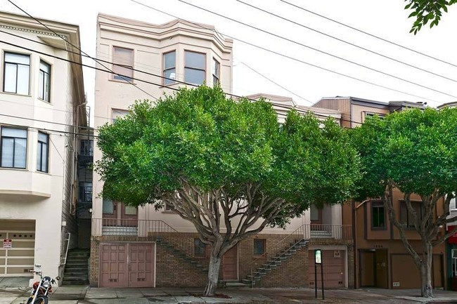 1810-1816A Hyde St in San Francisco, CA - Building Photo - Building Photo