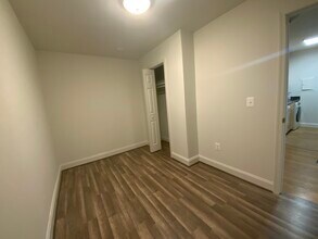 5601 Parker House Ter, Unit #212 in Hyattsville, MD - Foto de edificio - Building Photo