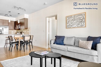 13488 Maxella Ave in Marina Del Rey, CA - Building Photo - Building Photo