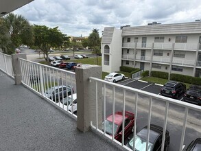 8220 Sunrise Lakes Blvd in Sunrise, FL - Building Photo - Building Photo