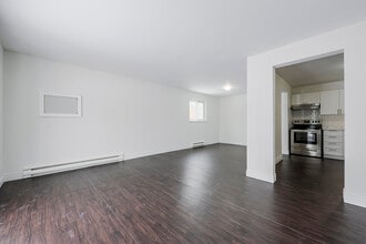 Maplewood Court in Peterborough, ON - Building Photo - Building Photo