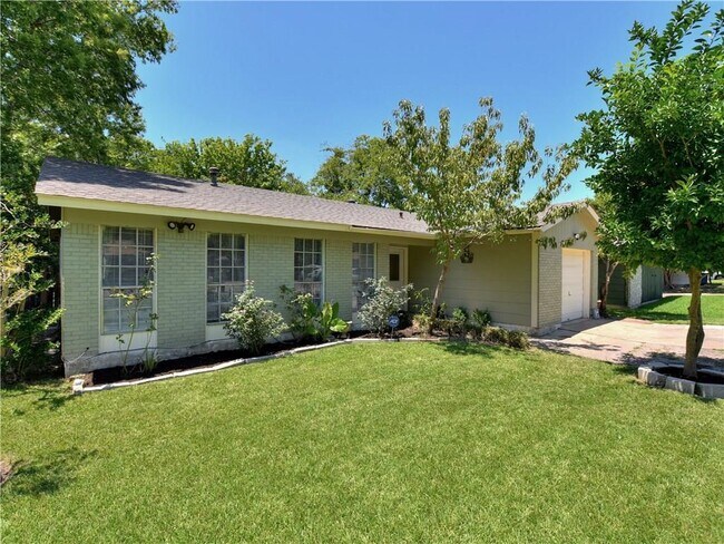 property at 9508 N Creek Dr