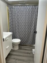 19527 30th Ave NE in Shoreline, WA - Building Photo - Building Photo