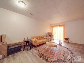 4044 Briarhill Dr in Charlotte, NC - Building Photo - Building Photo