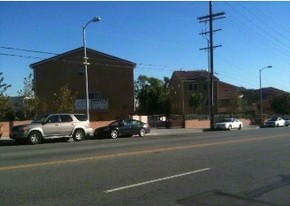 Osborne in Pacoima, CA - Building Photo