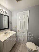 408 Amarillo Ct in Carpentersville, IL - Foto de edificio - Building Photo