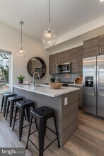 5545 Pulaski Ave, Unit 404 in Philadelphia, PA - Building Photo - Building Photo