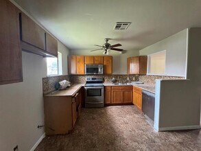 851 Aspen Ln in Cottonwood Shores, TX - Building Photo - Building Photo