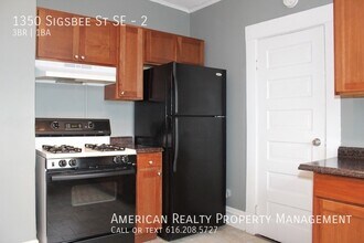 1350 Sigsbee St SE in Grand Rapids, MI - Building Photo - Building Photo