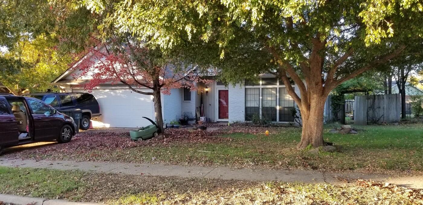 10809 E 100th St N in Owasso, OK - Building Photo