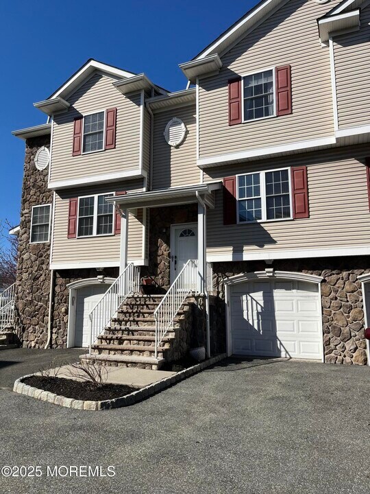264 Midland Ave in Saddle Brook, NJ - Building Photo