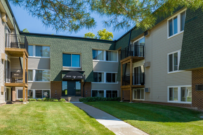 Auburn Hills Apartments in Auburn Hills, MI - Foto de edificio - Building Photo