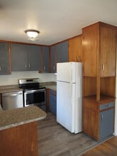 903 Cunningham Ln S in Salem, OR - Building Photo - Building Photo